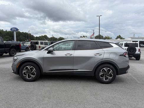Used 2023 Kia Sportage LX FWD image 4