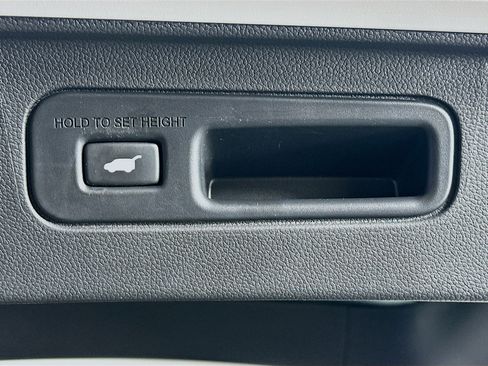 Used 2025 Honda Pilot EX-L image 30