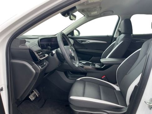 Used 2025 Buick Envision Sport Touring image 9