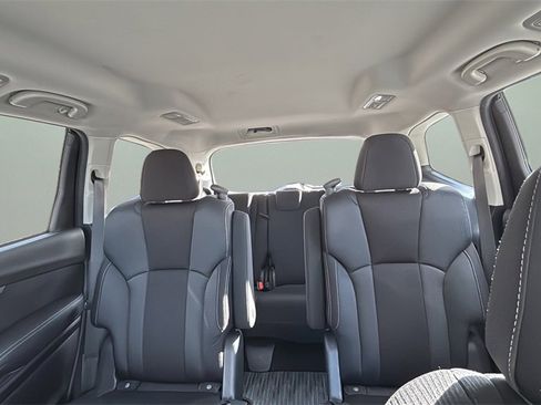 Used 2023 Subaru Ascent Premium w/ Convenience Package image 21