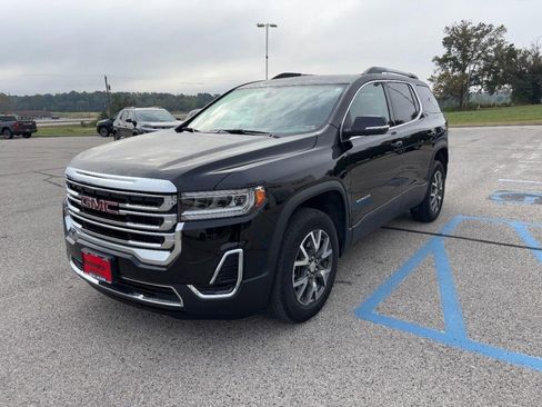 Used 2023 GMC Acadia SLE w/ Driver Convenience Package image 11