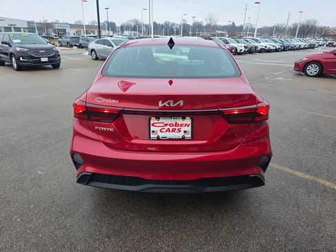 Used 2024 Kia Forte LXS w/ LXS Technology Package image 4