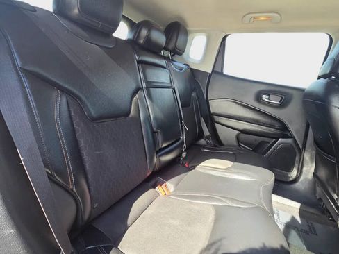 Used 2018 Jeep Compass Latitude w/ Popular Equipment Group FWD image 14