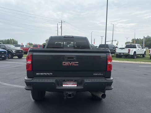 Used 2018 GMC Sierra 3500 Denali w/ Duramax Plus Package AWD/4WD image 4
