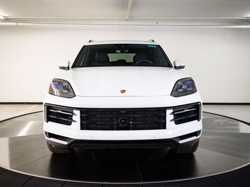 Used 2026 Porsche Cayenne E-Hybrid AWD/4WD image 9