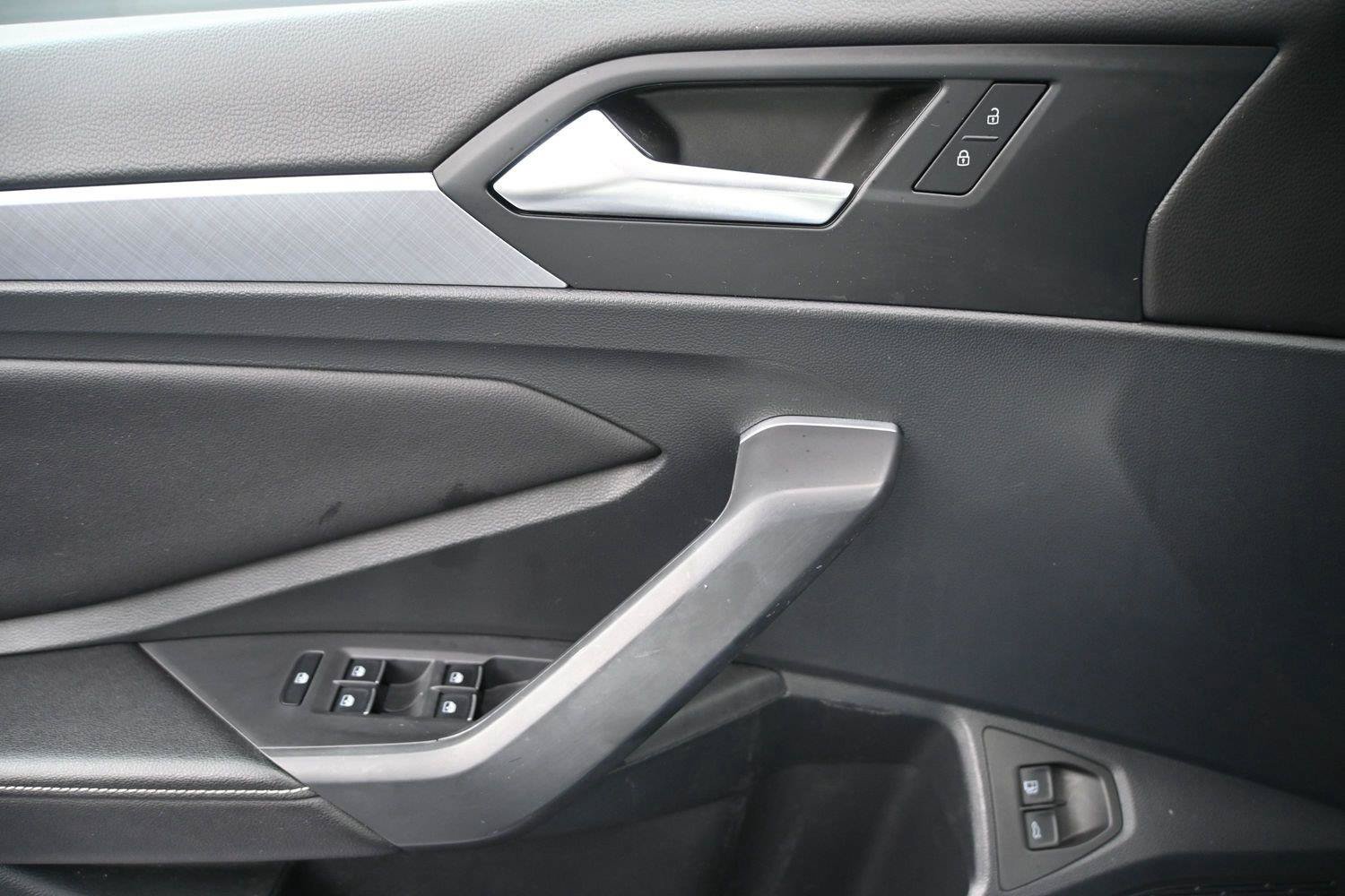 Certified 2023 Volkswagen Jetta SE FWD image 6
