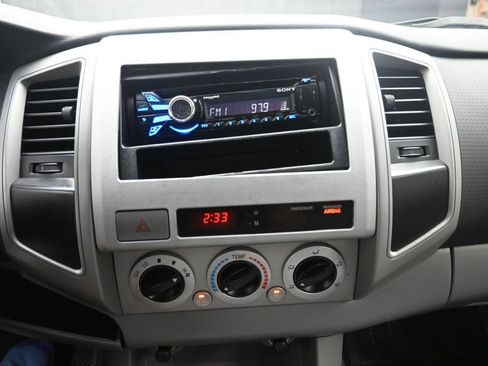 Used 2006 Toyota Tacoma PreRunner RWD image 11
