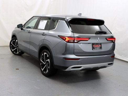 Used 2024 Mitsubishi Outlander SE image 8