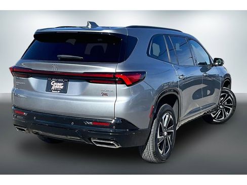 Used 2025 Buick Enclave Sport Touring image 6