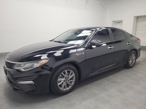 Used 2020 Kia Optima LX image 2