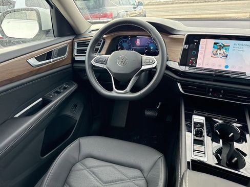 New 2026 Volkswagen Atlas SE image 10
