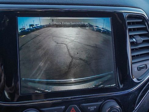 Used 2021 Jeep Grand Cherokee Limited w/ Trailer Tow Group IV image 14