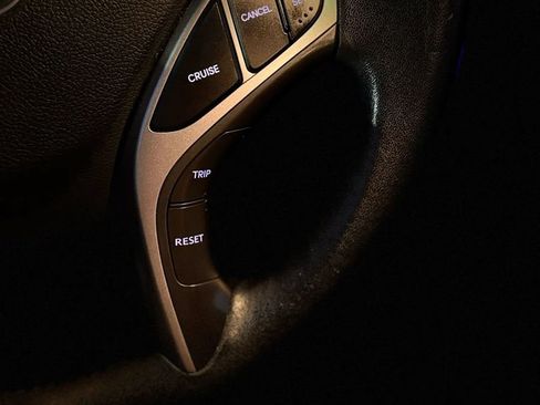 Used 2013 Hyundai Elantra Limited w/ Technology Pkg FWD image 36