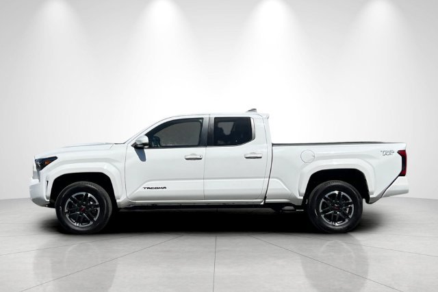 Used 2024 Toyota Tacoma TRD Sport w/ TRD Sport Upgrade Package AWD/4WD image 7