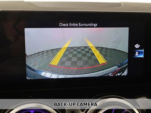 Used 2023 Mercedes-Benz GLA 250 4MATIC w/ Premium Package image 4