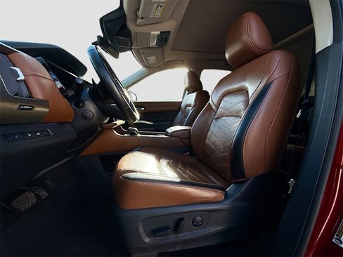 Used 2023 Nissan Pathfinder Platinum image 22