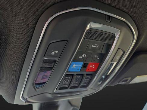 New 2025 Jeep Grand Cherokee Limited w/ Luxury Tech Group II image 28