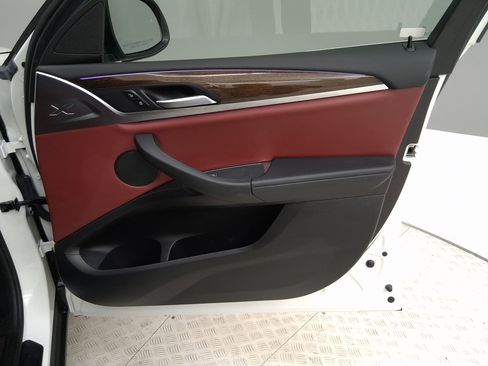 Certified 2023 BMW X4 xDrive30i w/ Convenience Package image 33