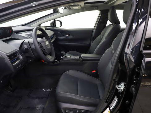 Used 2025 Toyota Prius Limited image 16