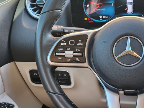 Certified 2022 Mercedes-Benz GLA 250 image 29