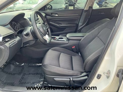 Used 2022 Nissan Altima 2.5 S FWD image 9