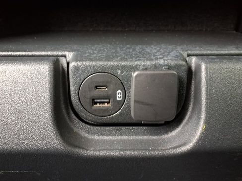 Used 2023 Ford F150 XLT image 28