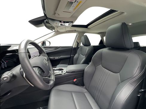 Used 2025 Lexus NX 250 FWD w/ Cold Area Package image 19