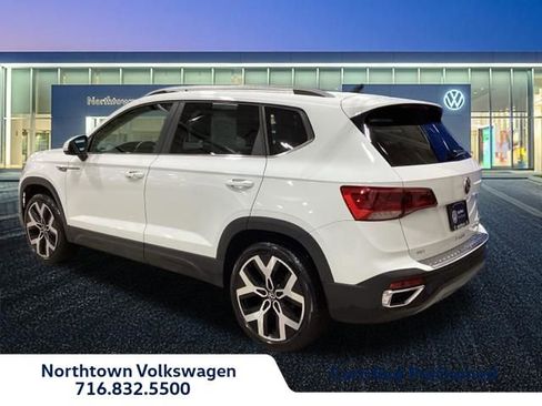 Certified 2023 Volkswagen Taos SEL image 3