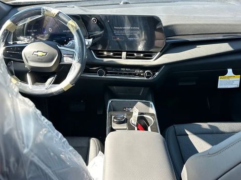 New 2026 Chevrolet Equinox LT w/ Convenience Package II image 14