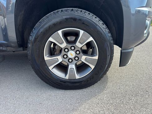 Used 2017 Chevrolet Colorado Z71 image 3
