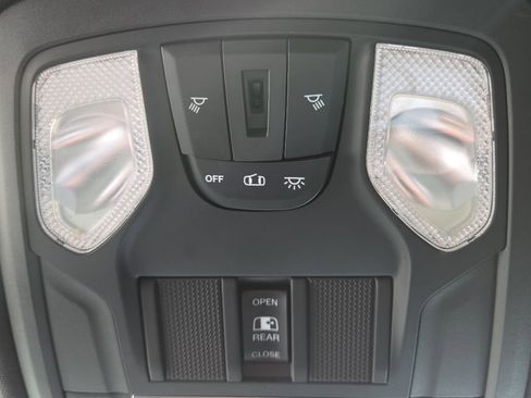 Used 2019 RAM 1500 Big Horn AWD/4WD image 29