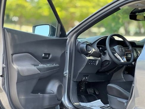 Used 2020 Nissan Kicks S w/ Interior Electronics Package FWD image 9