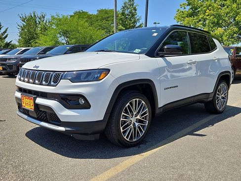 Certified 2023 Jeep Compass Limited w/ Elite Group AWD/4WD image 3