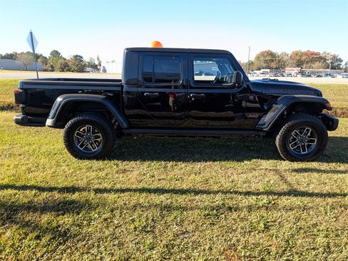 New 2026 Jeep Gladiator Mojave image 2