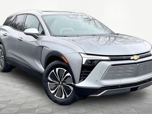New 2025 Chevrolet Blazer EV LT w/ Super Cruise Package AWD/4WD image 2