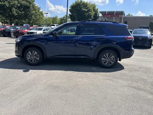 New 2026 Nissan Pathfinder SV w/ Lighting Package FWD image 4