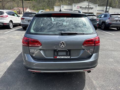 Used 2017 Volkswagen Golf Alltrack SEL AWD/4WD image 4