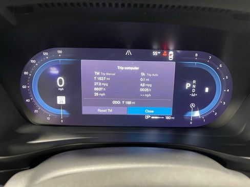 Used 2025 Volvo XC40 B5 Plus w/ Protection Package Premier image 32