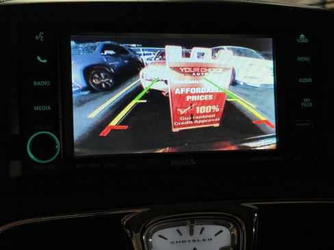 Used 2011 Chrysler Town & Country Touring-L image 40