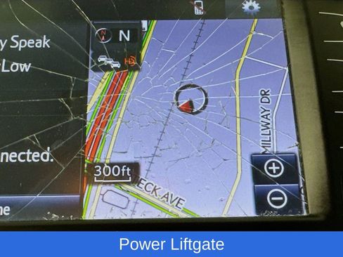 Used 2018 Toyota Highlander XLE image 18