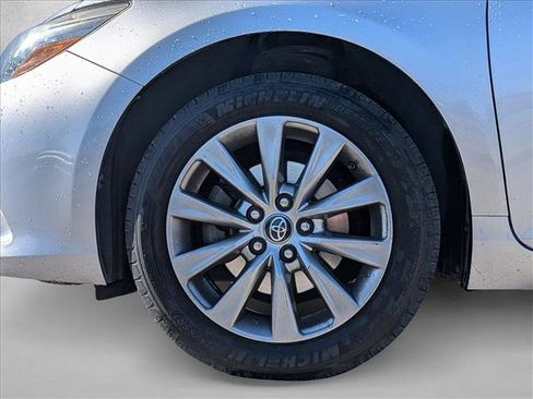 Used 2016 Toyota Camry XLE image 24