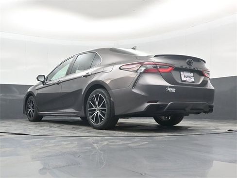 Used 2024 Toyota Camry SE image 42