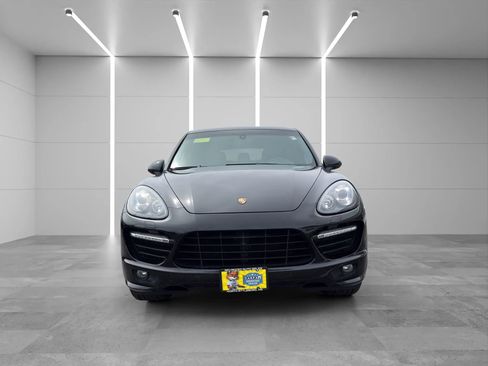 Used 2014 Porsche Cayenne GTS image 2