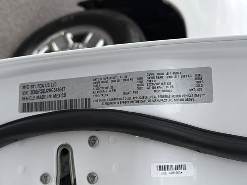 Used 2024 RAM 2500 Big Horn w/ Bed Utility Group image 34