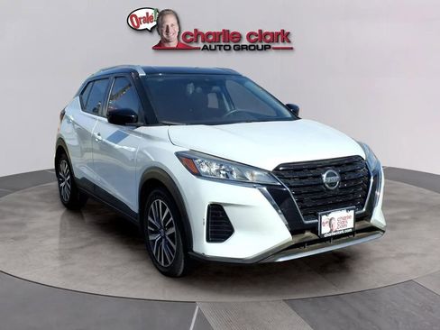 Certified 2021 Nissan Kicks SV image 7