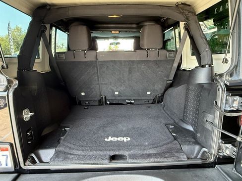 Used 2016 Jeep Wrangler Unlimited Sport AWD/4WD image 31