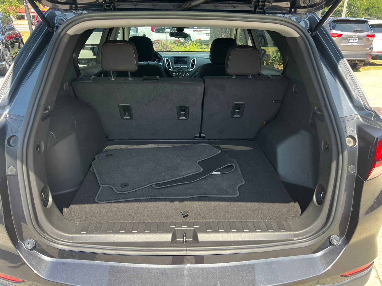 Used 2023 Chevrolet Equinox LT FWD image 19