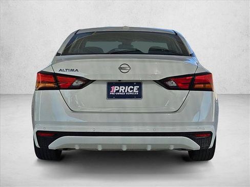 Used 2025 Nissan Altima 2.5 SV FWD image 6