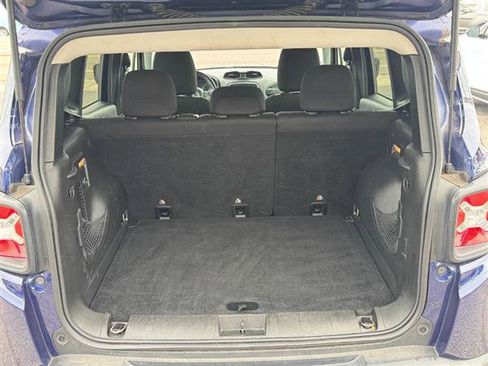 Used 2016 Jeep Renegade Latitude image 19