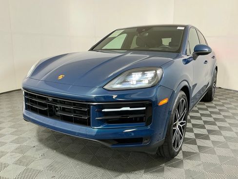 Used 2024 Porsche Cayenne Coupe AWD/4WD image 2